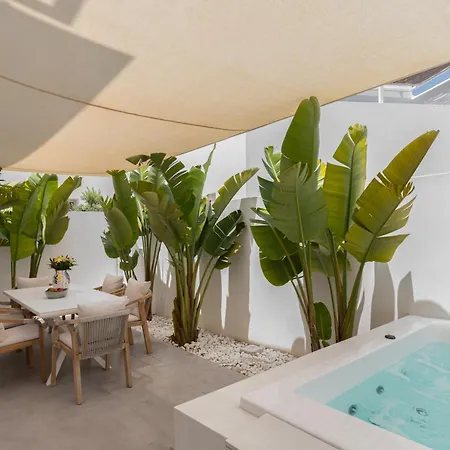 Celia Naousa (Paros)