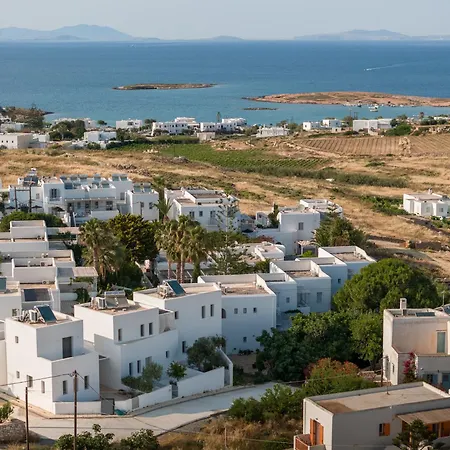 Celia Naousa (Paros)